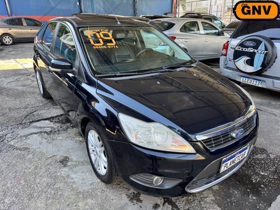 FORD FOCUS 2.0 GHIA 16V GASOLINA 4P MANUAL FORD FOCUS 2.0 GHIA 16V GASOLINA 4P MANUAL